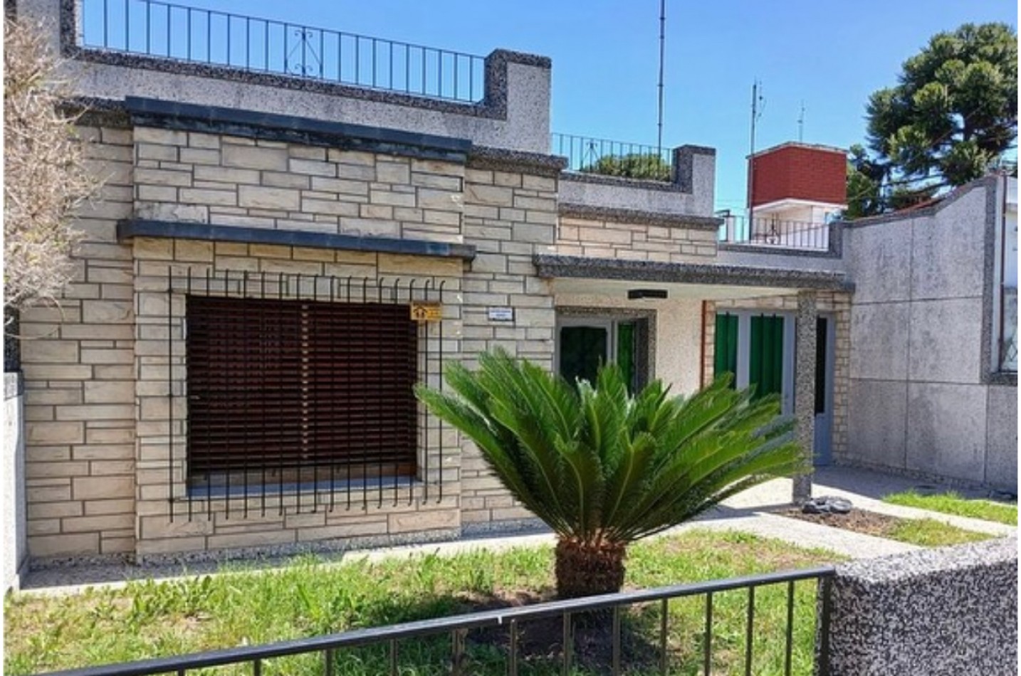 Casa Americana 3 ambientes ! Lote de 10x 37