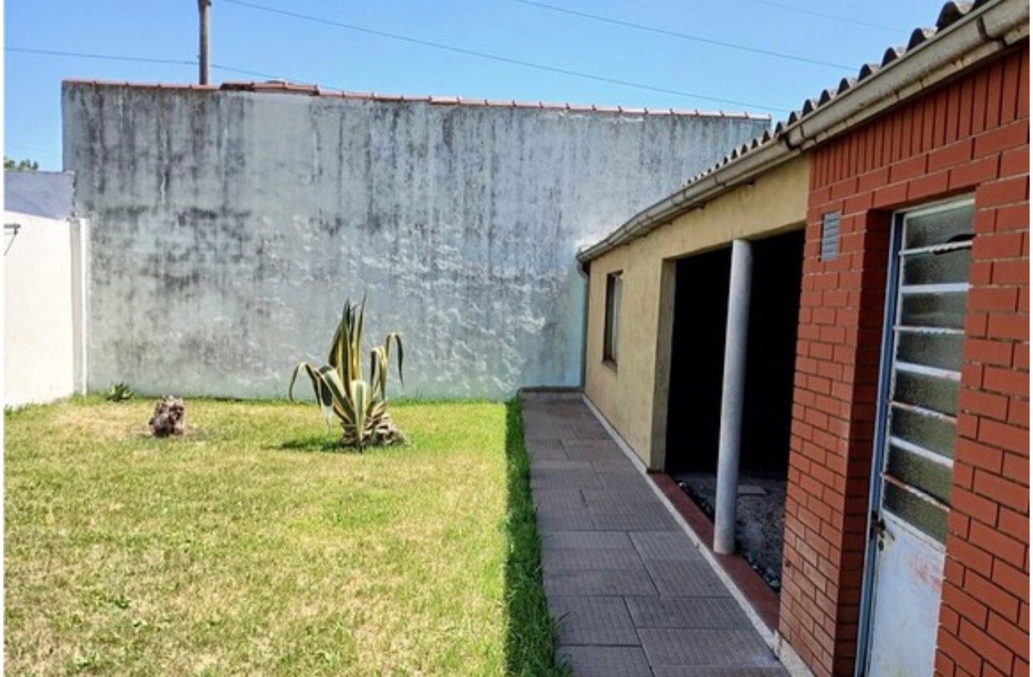 Casa Americana 3 ambientes ! Lote de 10x 37