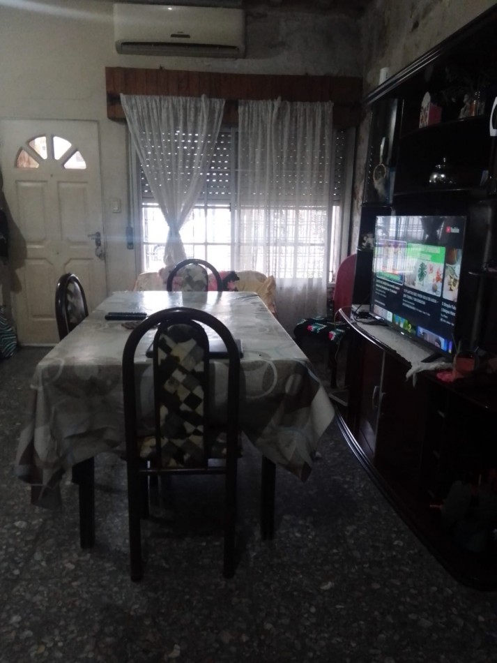 Casa 3 ambientes a reciclar ! Hermoso lote 10 x 45