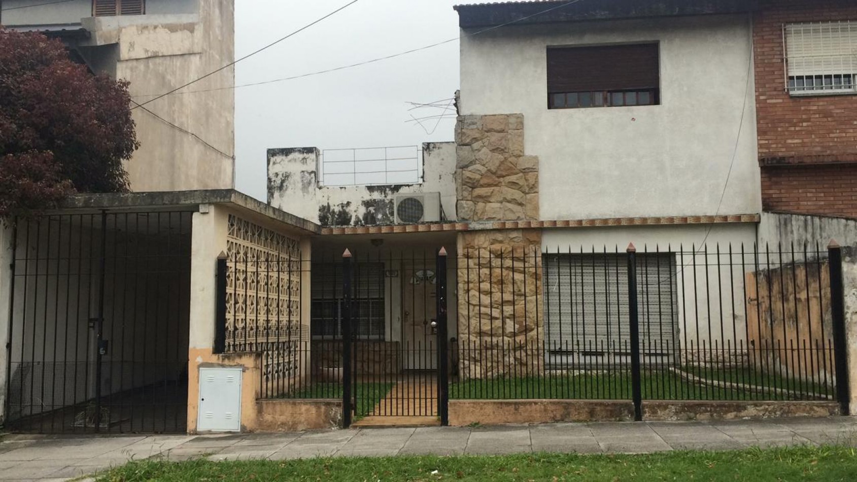 Casa 3 ambientes a reciclar ! Hermoso lote 10 x 45