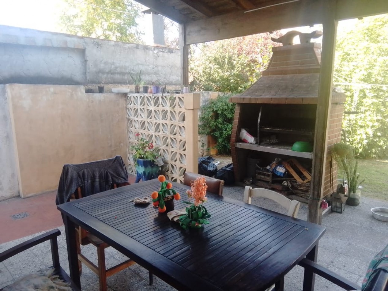 Casa 3 ambientes a reciclar ! Hermoso lote 10 x 45