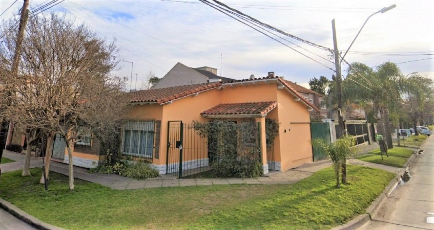 PERMUTA - Hermoso Chalet en Ituzaingó!