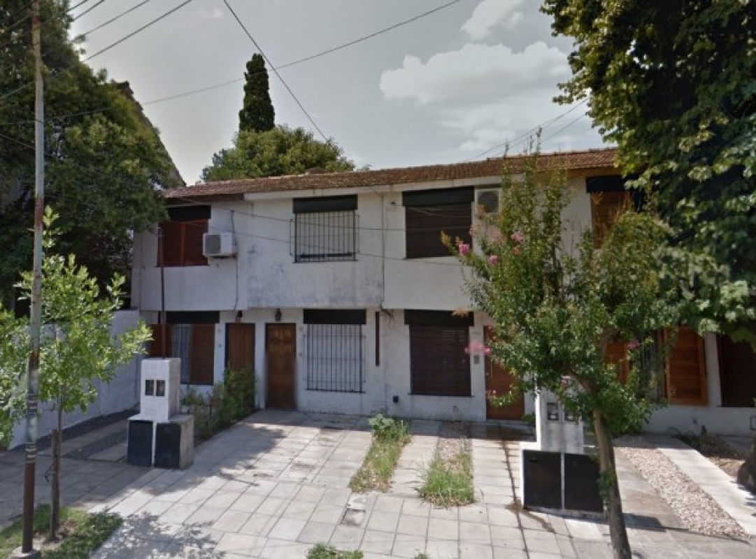 Nuevo Valor! Duplex 3 ambientes con entrada de auto y patio !