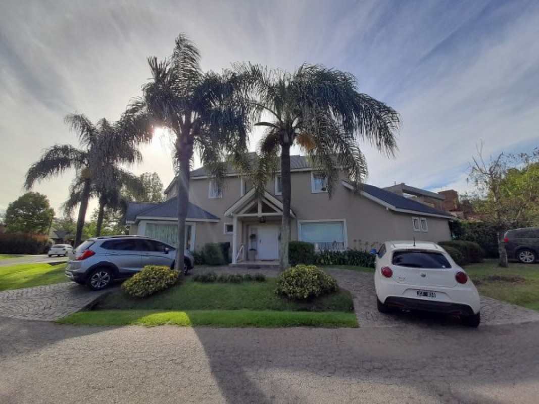 Casa en Venta en Country Banco Provincia - 5 ambientes!