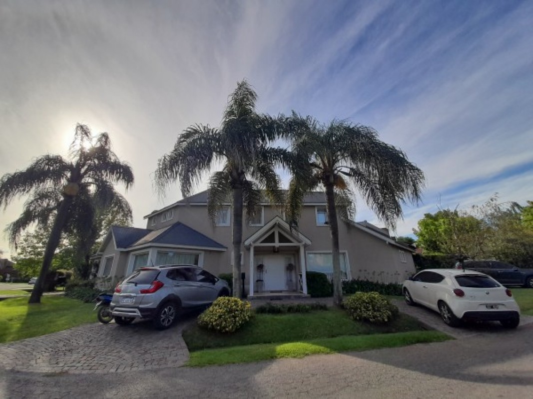 Casa en Venta en Country Banco Provincia - 5 ambientes!
