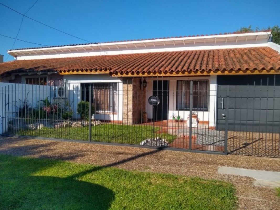 Casa en Venta en Ituzaingo - 4 ambientes