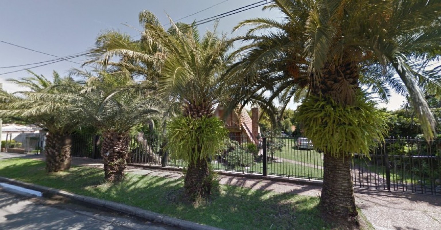 NUEVO VALOR! Casa en venta en Ituzaingó - Ideal 2 familias, gran lote!