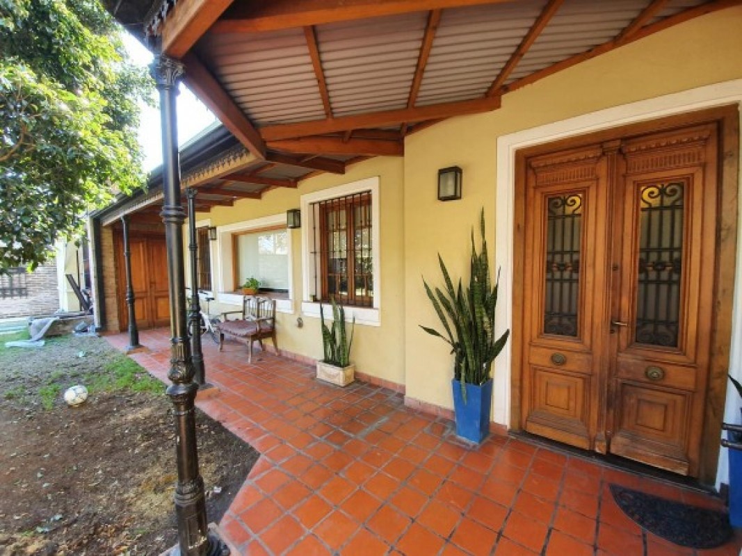 Casa en venta en Ituzaingo - 6 ambientes!
