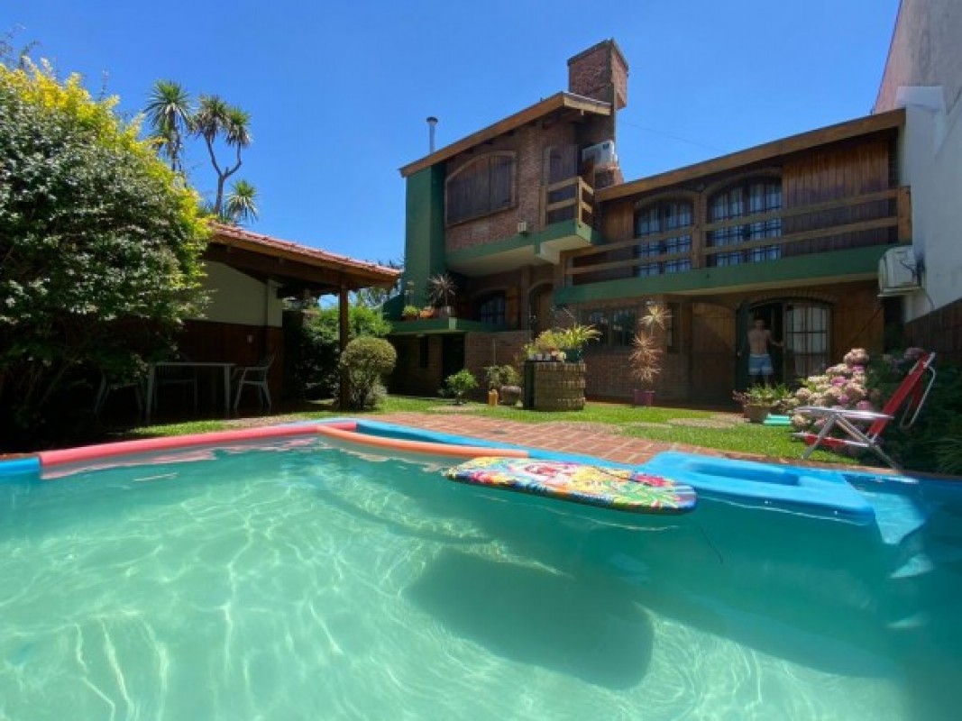 Casa en Venta en Castelar Norte - 4 ambientes!