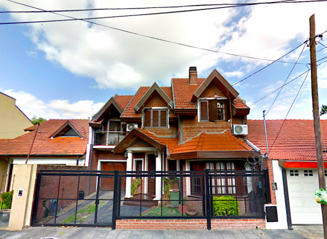 Oportunidad !! Chalet en Venta en Castelar - 5 ambientes! Nuevo valor!!