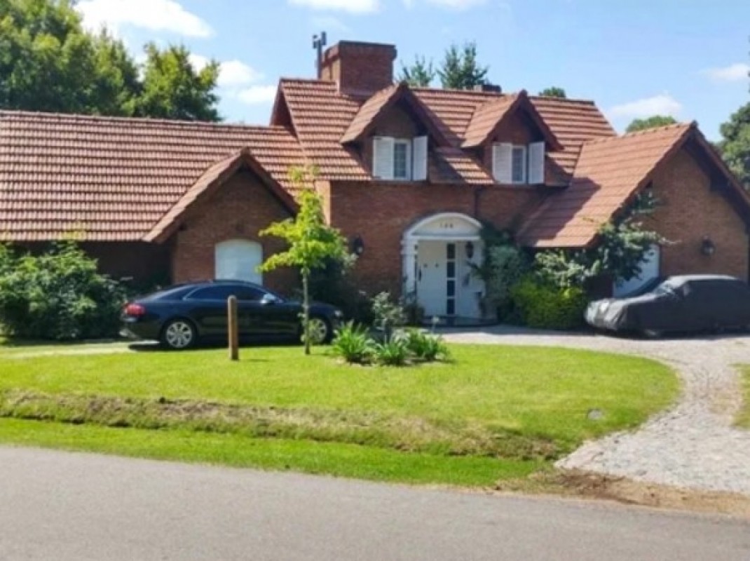 Chalet en Venta en Country Los Cardales - 5 ambientes!
