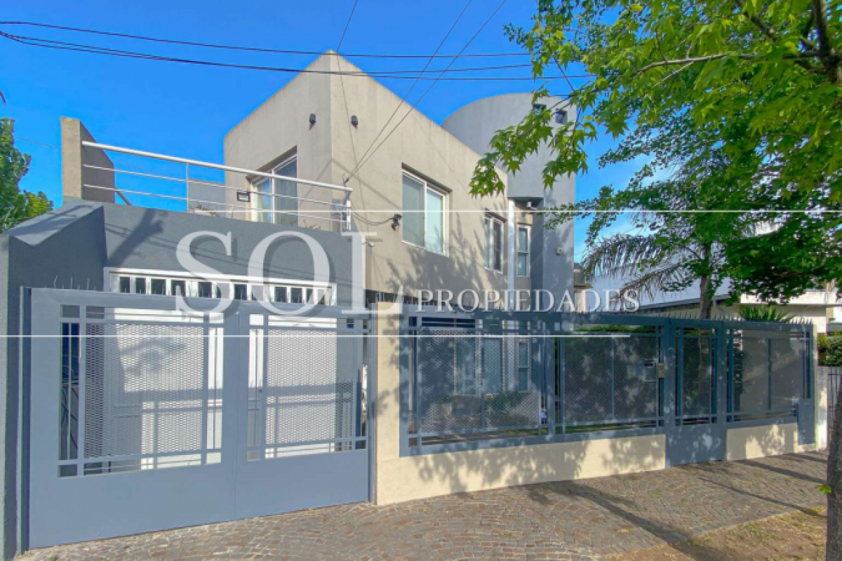 Casa en Venta en excelente zona de Castelar Norte - 6 ambientes
