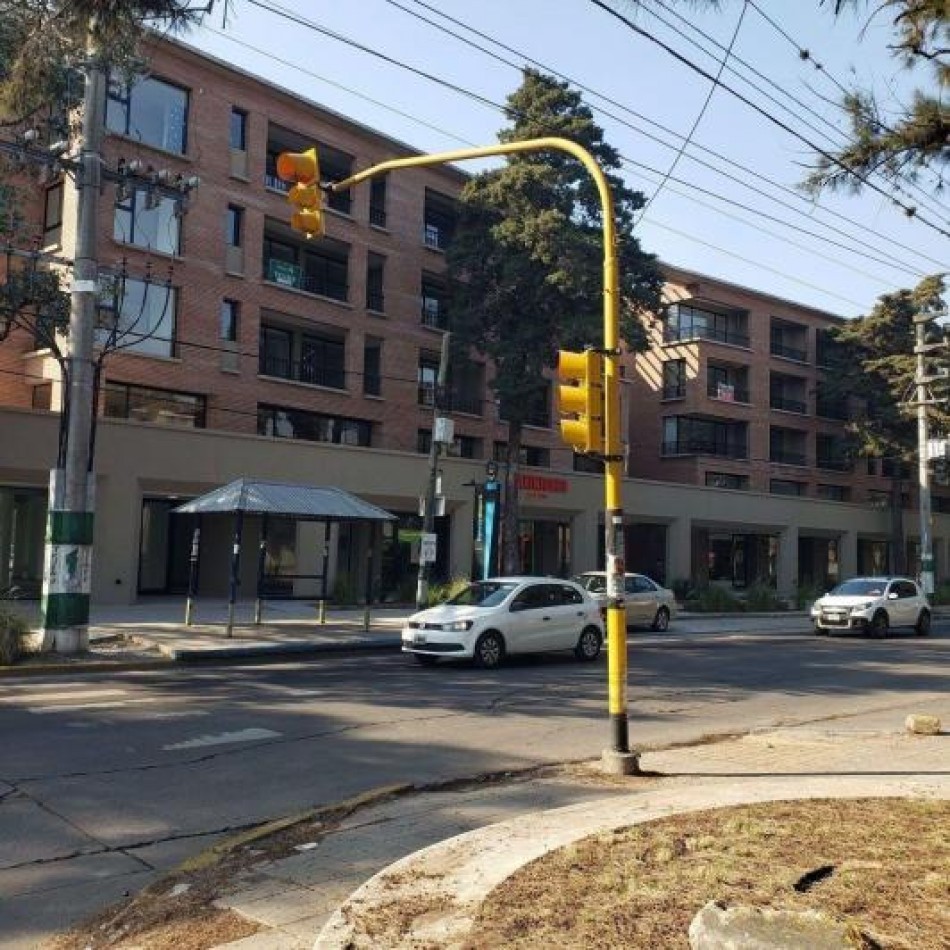 Local comercial de 198 metros ! Ideal gastronomico