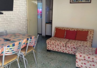 Castelar Sur  Casa en complejo  2 ambientes 