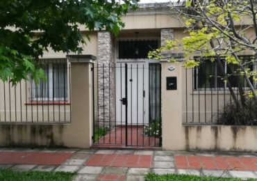 AVELLANEDA 1600 - Casa en Ph 4 ambientes -   Acepta propiedad en parte de pago 