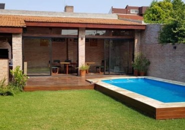 Chalet en Venta en Castelar Norte - 4 ambientes - Parque y Pileta!