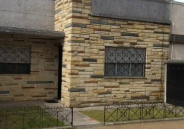 Casa en Ph al frente  3 ambientes con patio y terraza !!!