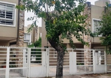 Colonia 1200 ! Duplex 3 ambientes - Permuta !