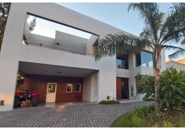 Casa en venta en Country Altos del Sol - 4 ambientes