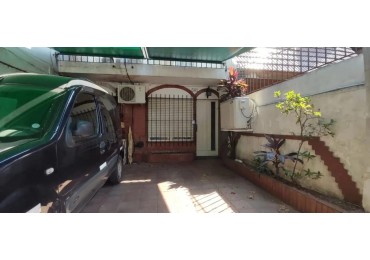 Duplex 3 ambientes con cochera ! Acepta Permutas 