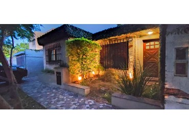 Campichuelo 3160 ! Casa 4 ambientes impecable !