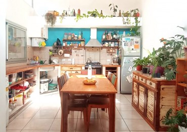 Chivilcoy 2232 - Casa 4 ambientes ! Impecable