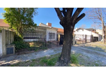 Casa americana 3 ambientes ! Lote de 10 x 37 