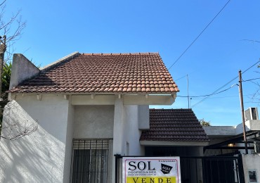 Casa 4 ambientes ! Acepta Permutas 