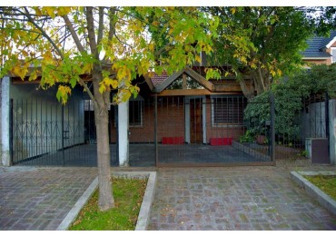 Viamonte 2274 - Chalet 5 ambientes - Acepta Permutas !! 