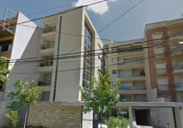Castelar Centro Amplio departamento 2 amb con cochera y baulera  "Edificio LOS ALERCES"