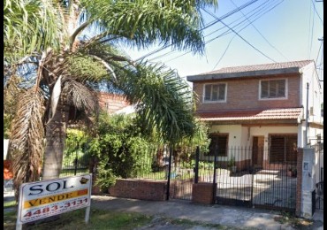 Chalet en dos plantas  Opcional  para dos familias   Acepta Permutas en la zona !