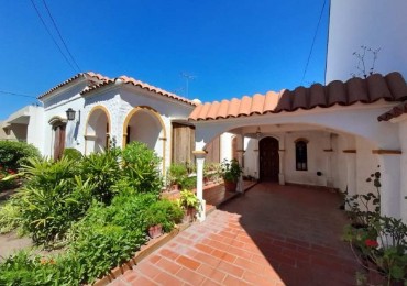 Casa estilo Colonial  en Ituzaingo Norte! - 4 ambientes!