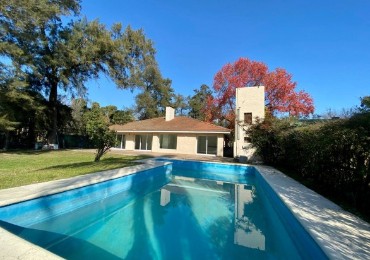 Casa en venta en Ituzaingó - Parque Leloir! 2700 mts
