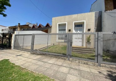 Casa con piscina en excelente zona de Castelar Norte! 