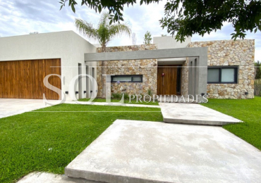 Casa en Venta en Country Terravista - 7 ambientes - Impecable!
